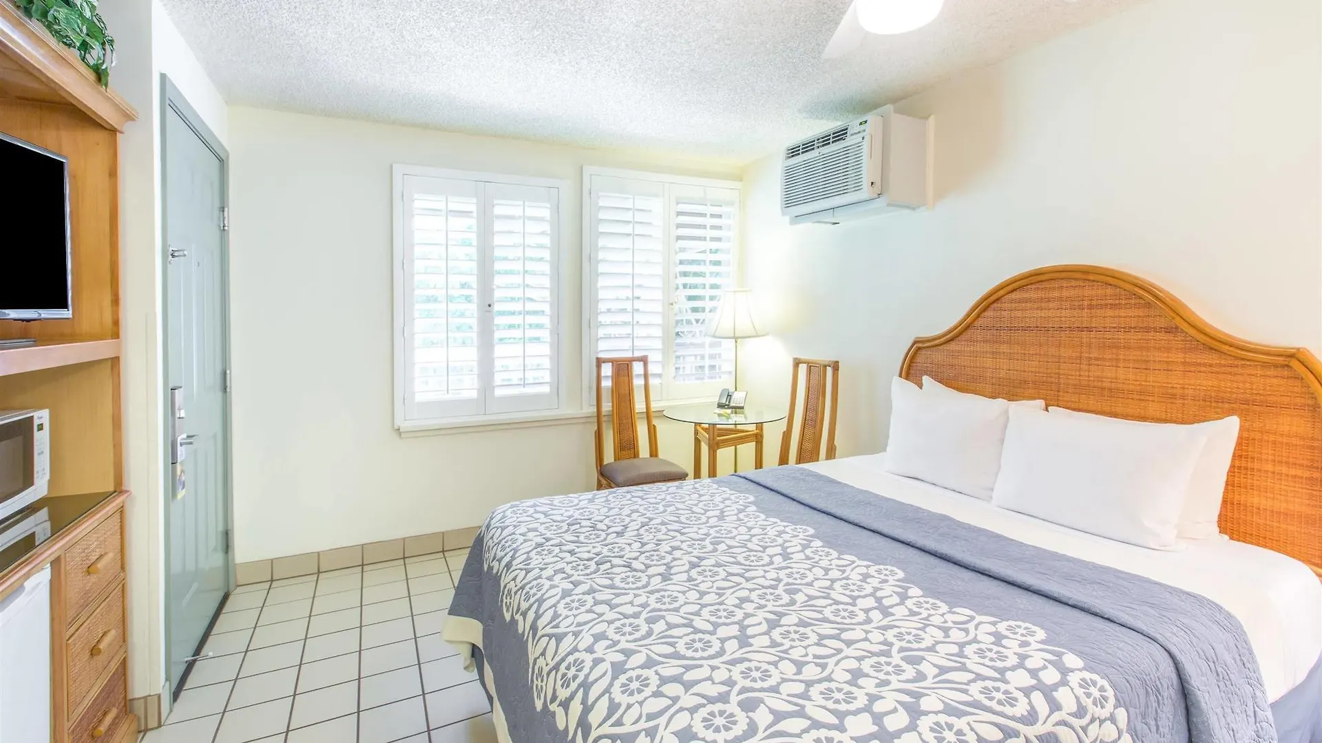 Days Inn By Wyndham Maui Oceanfront Wailea  Estados Unidos